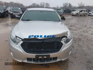 2015 Ford Police Interceptor с VIN 1FAHP2MK8FG190240, выставлен на аукционе IAAI как лот 41570580 с пробегом 131 158 миль миль и . История ставок и продаж доступна на DreamBid. Изображение 12.
