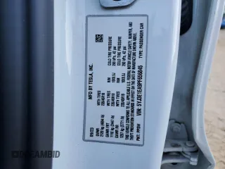 2023 Tesla Model 3 z VIN 5YJ3E1EA9PF656845, wystawiony jako Copart lot #53199405 z przebiegiem Nie podano mil oraz Szkoda całkowita • Salvage title. Historia ofert i sprzedaży dostępna na DreamBid. Obrazek 12.