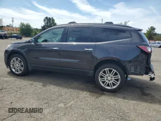 2015 Chevrolet Traverse LT z VIN 1GNKRGKD4FJ117534, wystawiony jako Copart lot #56562735 z przebiegiem Nie podano mil oraz Szkoda całkowita • Salvage title. Historia ofert i sprzedaży dostępna na DreamBid. Obrazek 2.
