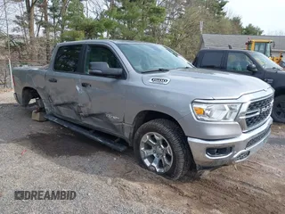 2023 Ram 1500 Big Horn z VIN 1C6RRFFG3PN690013, wystawiony jako IAAI lot #42007736 z przebiegiem 37 021 mil mil oraz . Historia ofert i sprzedaży dostępna na DreamBid. Obrazek 1.