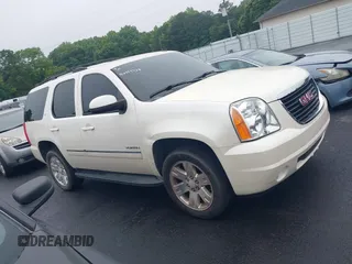 2011 GMC Yukon SLT z VIN 1GKS2CE03BR101906, wystawiony jako IAAI lot #42363728 z przebiegiem 105 326 mil mil oraz . Historia ofert i sprzedaży dostępna na DreamBid. Obrazek 13.