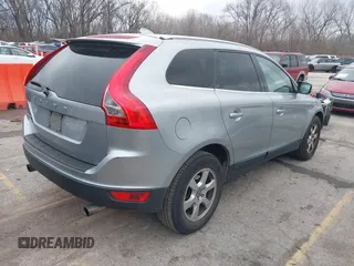 2012 Volvo XC60 3.2L с VIN YV4952DL3C2327880, выставлен на аукционе IAAI как лот 41215399 с пробегом 213 992 миль миль и . История ставок и продаж доступна на DreamBid. Изображение 4.