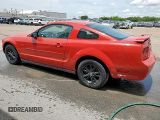 2005 Ford Mustang Deluxe z VIN 1ZVFT80N955154676, wystawiony jako Copart lot #61267825 z przebiegiem 191 439 mil mil oraz Czysty tytuł • Clean title. Historia ofert i sprzedaży dostępna na DreamBid. Obrazek 2.