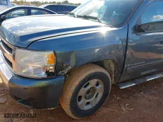 2008 Chevrolet Silverado 1500 LT w/1LT with VIN 2GCEC19J281258809, listed as a IAAI auction lot 40894258 with 297,614 mi miles. Bid and sale history available at carsss.com. Image 6.