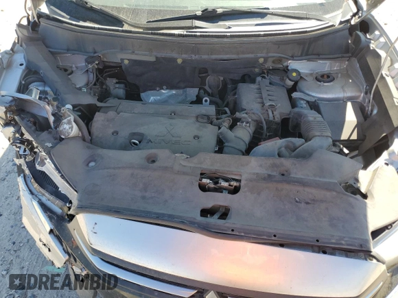 2019 Mitsubishi Outlander SE with VIN JA4AP4AU6KU022258, listed as a Copart auction lot 49253235 with 101,876 mi miles and Salvage title. Bid and sale history available at DreamBid. Image 14.
