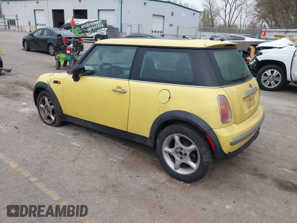 2002 MINI Hardtop with VIN WMWRC33452TC34781, listed as a IAAI auction lot 42100266 with 186,263 mi miles and . Bid and sale history available at DreamBid. Image 3.