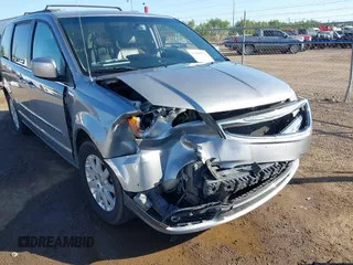 2014 Chrysler Town & Country Touring with VIN 2C4RC1BGXER270140, listed as a IAAI auction lot 41068771 with 144,820 mi miles. Bid and sale history available at carsss.com. Image 6.