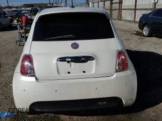 2014 FIAT 500e with VIN 3C3CFFGE8ET266784, listed as a Copart auction lot 44840835 with 63,989 mi miles and Clean Title. Bid and sale history available at carsss.com. Image 6.