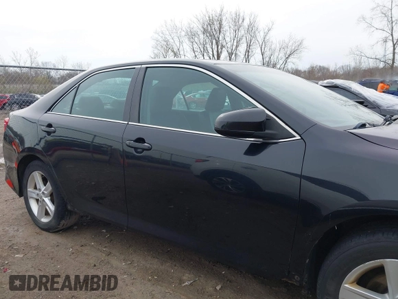 2013 Toyota Camry L with VIN 4T1BF1FK4DU249482, listed as a IAAI auction lot 42010901 with 196,121 mi miles. Bid and sale history available at carsss.com. Image 14.