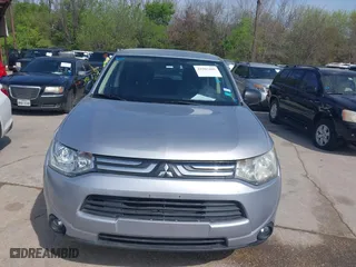 2014 Mitsubishi Outlander ES with VIN JA4AD2A35EZ004815, listed as a IAAI auction lot 41907402 with 151,497 mi miles. Bid and sale history available at carsss.com. Image 6.