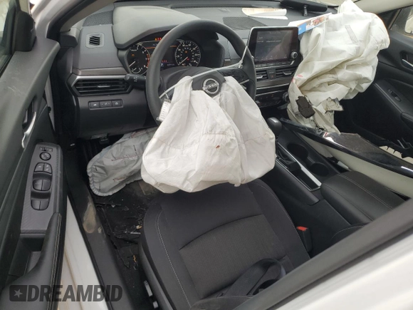 2025 Nissan Altima SV z VIN 1N4BL4DV1SN300042, wystawiony jako Copart lot #54132235 z przebiegiem 21 988 mil mil oraz Szkoda całkowita • Salvage title. Historia ofert i sprzedaży dostępna na DreamBid. Obrazek 8.