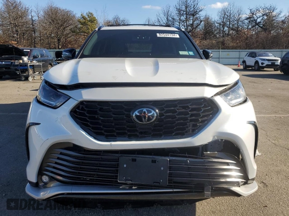2022 Toyota Highlander XSE z VIN 5TDLZRBH7NS195870, wystawiony jako Copart lot #82544134 z przebiegiem 33 590 mil mil oraz Nie do naprawy • Non repairable. Historia ofert i sprzedaży dostępna na DreamBid. Obrazek 5.