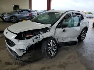 2020 Ford Escape Titanium z VIN 1FMCU9J93LUB16241, wystawiony jako Copart lot #55497765 z przebiegiem Nie podano mil oraz Szkody całkowita. Historia ofert i sprzedaży dostępna na DreamBid. Obrazek 1.
