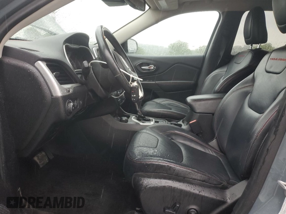 2014 Jeep Cherokee Trailhawk z VIN 1C4PJMBS7EW236960, wystawiony jako Copart lot #57098695 z przebiegiem 159 065 mil mil oraz Czysty tytuł • Clean title. Historia ofert i sprzedaży dostępna na DreamBid. Obrazek 7.