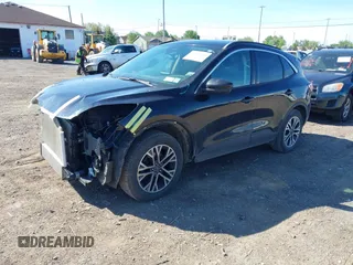 2020 Ford Escape SEL z VIN 1FMCU9H94LUB39999, wystawiony jako IAAI lot #42266705 z przebiegiem 95 462 mil mil oraz . Historia ofert i sprzedaży dostępna na DreamBid. Obrazek 17.