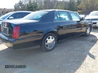 2005 Cadillac DeVille z VIN 1G6KD54Y55U196790, wystawiony jako IAAI lot #41721327 z przebiegiem 85 635 mil mil oraz . Historia ofert i sprzedaży dostępna na DreamBid. Obrazek 4.