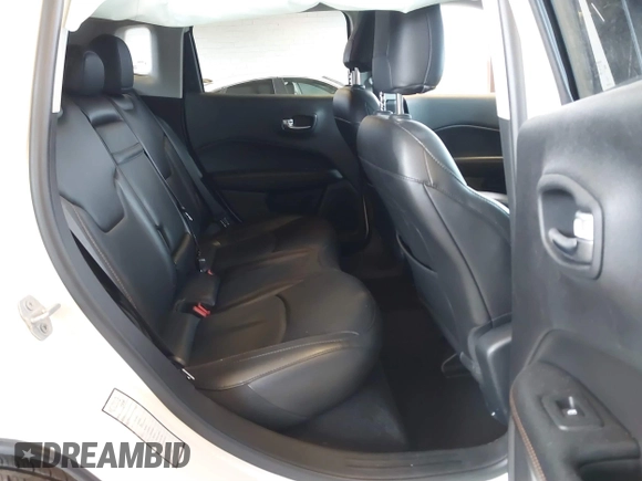2019 Jeep Compass Limited with VIN 3C4NJCCB4KT675857, listed as a IAAI auction lot 41533156 with 59,832 mi miles. Bid and sale history available at carsss.com. Image 8.