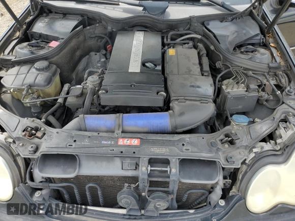 2005 Mercedes-Benz C 230 Kompressor с VIN WDBRF40J35F690593, выставлен на аукционе Copart как лот 56122435 с пробегом 227 250 миль миль и Списание • Salvage title. История ставок и продаж доступна на DreamBid. Изображение 11.
