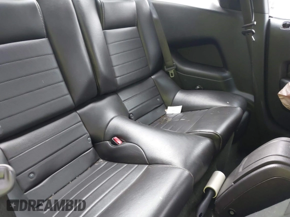 2014 Ford Mustang V6 z VIN 1ZVBP8AM3E5271971, wystawiony jako IAAI lot #42145670 z przebiegiem 77 466 mil mil oraz . Historia ofert i sprzedaży dostępna na DreamBid. Obrazek 8.