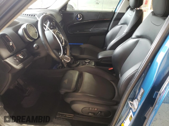 2018 MINI Countryman Cooper с VIN WMZYV5C31J3E04614, выставлен на аукционе Copart как лот 57802375 с пробегом 121 302 миль миль и Списание • Salvage title. История ставок и продаж доступна на DreamBid. Изображение 7.