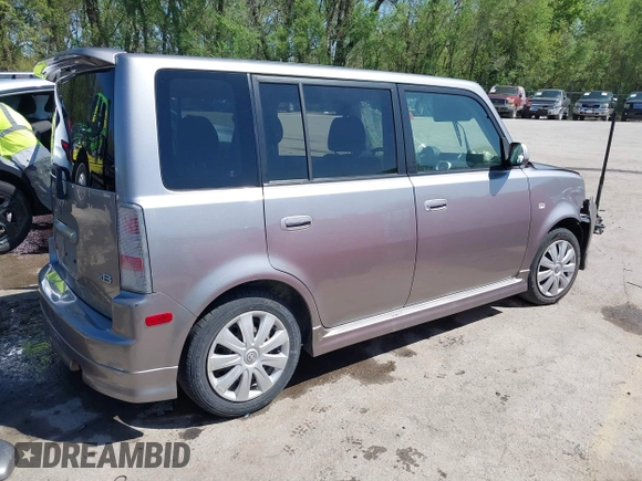 2005 Scion xB z VIN JTLKT324954026022, wystawiony jako IAAI lot #42073838 z przebiegiem 106 887 mil mil oraz . Historia ofert i sprzedaży dostępna na DreamBid. Obrazek 4.