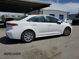 2022 Toyota Corolla LE with VIN 5YFEPMAE2NP349306, listed as a Copart auction lot 52709735 with 30,688 mi miles and Salvage Title. Bid and sale history available at carsss.com. Image 3.