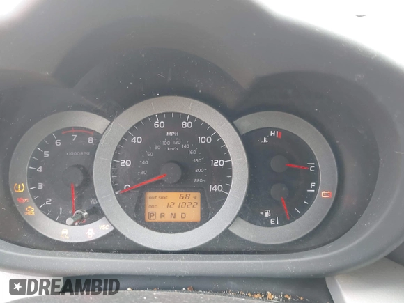 2006 Toyota RAV4 with VIN JTMZD33V466008337, listed as a IAAI auction lot 41916030 with 121,022 mi miles. Bid and sale history available at carsss.com. Image 7.