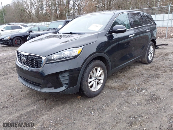 2019 Kia Sorento L with VIN 5XYPG4A31KG585811, listed as a IAAI auction lot 41531134 with 141,656 mi miles. Bid and sale history available at carsss.com. Image 19.