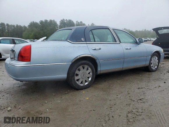 2005 Lincoln Town Car Signature Limited z VIN 1LNHM82W85Y648360, wystawiony jako Copart lot #55492705 z przebiegiem 76 110 mil mil oraz Tytuł czysty. Historia ofert i sprzedaży dostępna na DreamBid. Obrazek 3.