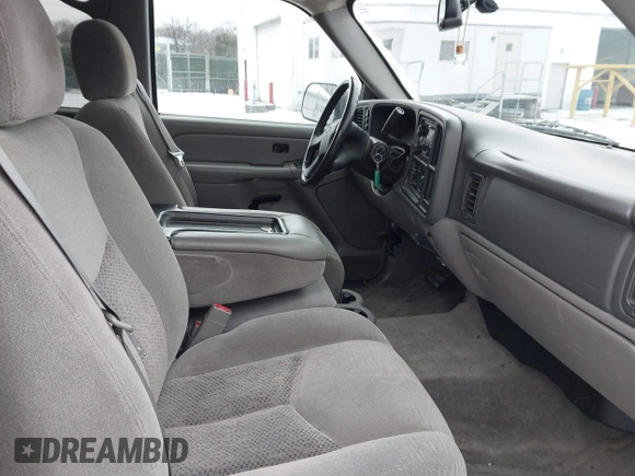 2004 Chevrolet Suburban LS with VIN 3GNGK26U54G275919, listed as a IAAI auction lot 41399645 with 149,841 mi miles and . Bid and sale history available at DreamBid. Image 5.