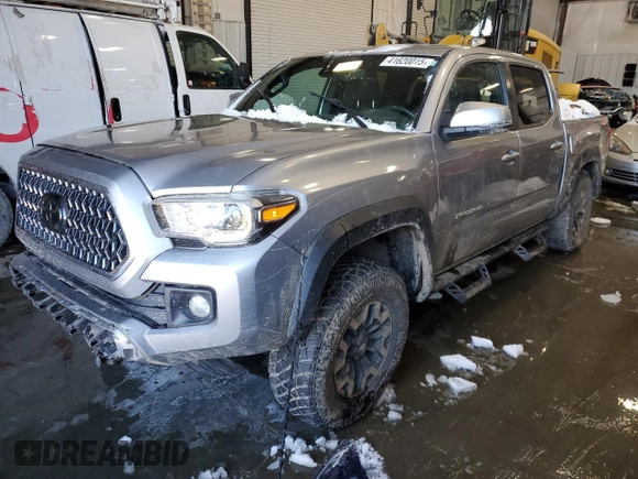 2018 Toyota Tacoma SR z VIN 3TMCZ5AN2JM122416, wystawiony jako Copart lot #41620015 z przebiegiem Nie podano mil oraz Szkoda całkowita • Salvage title. Historia ofert i sprzedaży dostępna na DreamBid. Obrazek 1.
