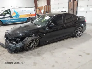 2017 BMW M3 z VIN WBS8M9C52H5G83686, wystawiony jako IAAI lot #42205796 z przebiegiem 51 956 mil mil oraz . Historia ofert i sprzedaży dostępna na DreamBid. Obrazek 2.