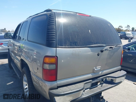 2002 GMC Yukon SLT with VIN 1GKEC13T62R202059, listed as a IAAI auction lot 42023547 with 1 mi miles. Bid and sale history available at carsss.com. Image 3.