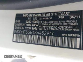 2011 Mercedes-Benz E-Class E 350 Luxury with VIN WDDHF5GB4BA452946, listed as a IAAI auction lot 42090168 with 121,943 mi miles. Bid and sale history available at carsss.com. Image 9.