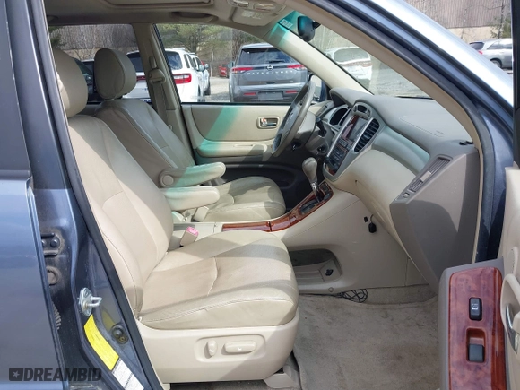 2006 Toyota Highlander w/3rd Row with VIN JTEEP21A160163829, listed as a IAAI auction lot 41889666 with 212,744 mi miles. Bid and sale history available at carsss.com. Image 5.