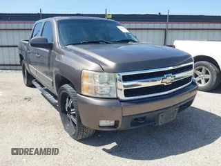 2007 Chevrolet Silverado 1500 Work Truck with VIN 2GCEC13J971729555, listed as a IAAI auction lot 41823438 with 280,901 mi miles and . Bid and sale history available at DreamBid. Image 1.