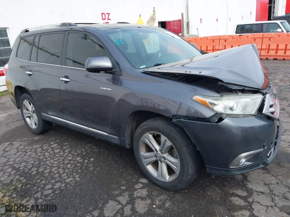 2013 Toyota Highlander Limited with VIN 5TDYK3EH5DS092173, listed as a IAAI auction lot 41484395 with 119,138 mi miles. Bid and sale history available at carsss.com. Image 1.