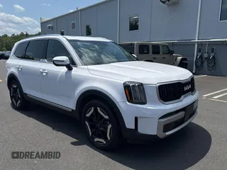 2023 Kia Telluride EX X-Line z VIN 5XYP3DGC9PG338742, wystawiony jako Copart lot #62141565 z przebiegiem 1 884 mil mil oraz Czysty tytuł • Clean title. Historia ofert i sprzedaży dostępna na DreamBid. Obrazek 1.