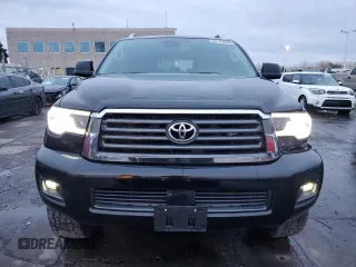 2018 Toyota Sequoia SR5 with VIN 5TDBY5G17JS162297, listed as a Copart auction lot 84745084 with 122,154 mi miles and Salvage Title. Bid and sale history available at carsss.com. Image 5.