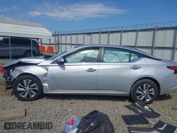 2022 Nissan Altima S z VIN 1N4BL4BV0NN302100, wystawiony jako IAAI lot #42020090 z przebiegiem 70 961 mil mil oraz . Historia ofert i sprzedaży dostępna na DreamBid. Obrazek 15.