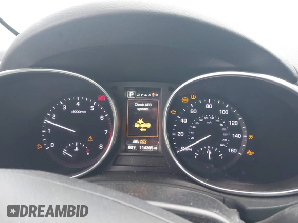 2017 Hyundai Santa Fe Ultimate z VIN 5XYZW4LA3HG472104, wystawiony jako IAAI lot #42352652 z przebiegiem 114 205 mil mil oraz . Historia ofert i sprzedaży dostępna na DreamBid. Obrazek 7.