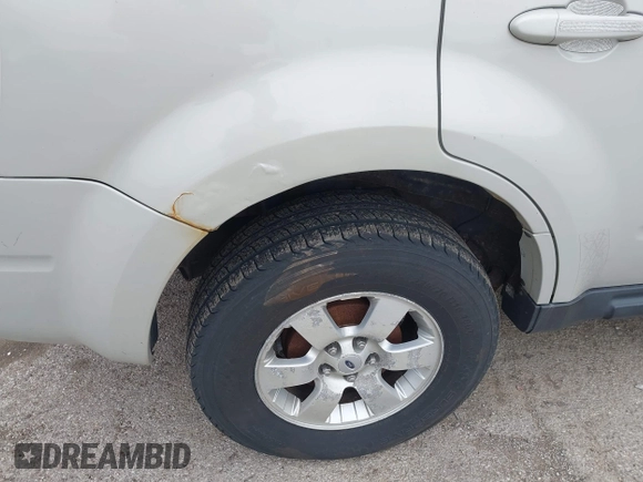 2008 Ford Escape Limited with VIN 1FMCU94108KB33023, listed as a IAAI auction lot 41956715 with 144,421 mi miles. Bid and sale history available at carsss.com. Image 12.