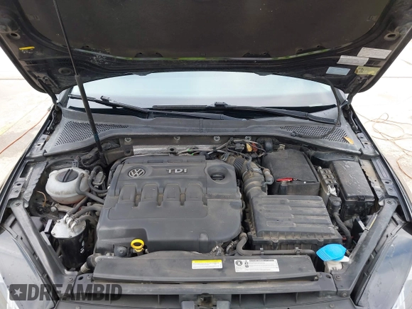 2015 Volkswagen Golf SportWagen TDI SE with VIN 3VWFA7AU8FM507037, listed as a IAAI auction lot 41491550 with 116,751 mi miles. Bid and sale history available at carsss.com. Image 10.