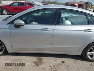 2018 Ford Fusion SE with VIN 3FA6P0H71JR284706, listed as a IAAI auction lot 41776983 with 1 mi miles. Bid and sale history available at carsss.com. Image 13.