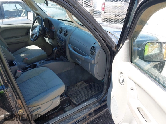 2006 Jeep Liberty Sport z VIN 1J4GL48K66W148415, wystawiony jako IAAI lot #42197223 z przebiegiem Nie podano mil oraz . Historia ofert i sprzedaży dostępna na DreamBid. Obrazek 5.