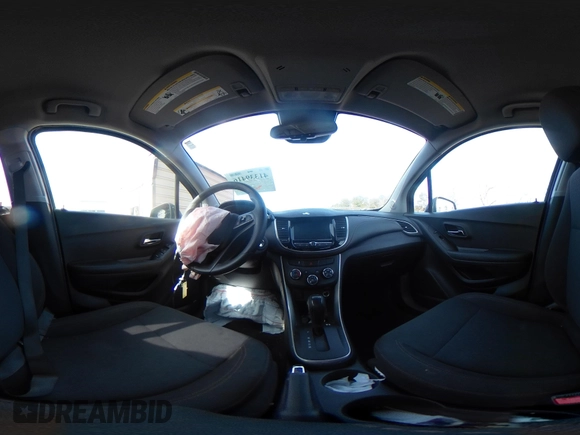 2022 Chevrolet Trax LS z VIN KL7CJKSM4NB527702, wystawiony jako IAAI lot #41339416 z przebiegiem 52 934 mil mil oraz . Historia ofert i sprzedaży dostępna na DreamBid. Obrazek 18.