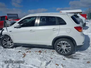 2019 Mitsubishi Outlander ES z VIN JA4AR3AU6KU026525, wystawiony jako IAAI lot #41261633 z przebiegiem 73 000 mil mil oraz . Historia ofert i sprzedaży dostępna na DreamBid. Obrazek 13.