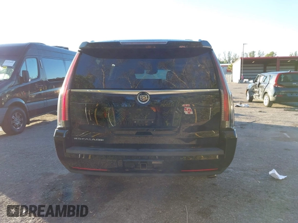 2015 Cadillac Escalade ESV Premium z VIN 1GYS4JKJXFR291842, wystawiony jako IAAI lot #41235490 z przebiegiem 115 037 mil mil oraz . Historia ofert i sprzedaży dostępna na DreamBid. Obrazek 17.
