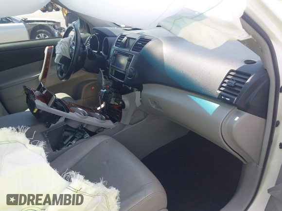 2013 Toyota Highlander Limited z VIN 5TDYK3EH9DS119939, wystawiony jako IAAI lot #42168374 z przebiegiem 98 918 mil mil oraz . Historia ofert i sprzedaży dostępna na DreamBid. Obrazek 5.
