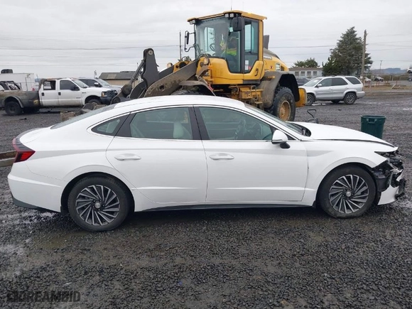2023 Hyundai Sonata Hybrid SEL with VIN KMHL34JJXPA054067, listed as a IAAI auction lot 41573621 with 53,929 mi miles. Bid and sale history available at carsss.com. Image 13.